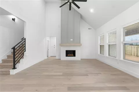 Living - 491 Silverview Ave, Centerton, AR 72719 photo 3 of 6