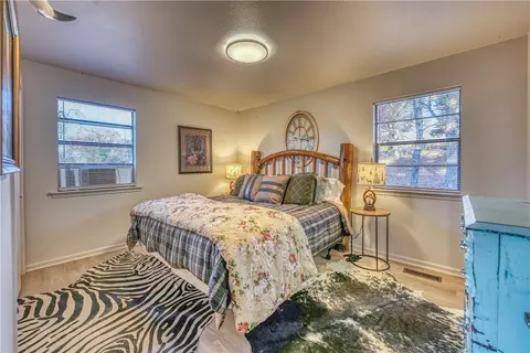Bedroom - 5497 S Mountain Rd, Marshall, AR 72650 photo 3 of 4