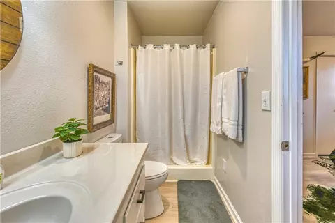 Bath - 5497 S Mountain Rd, Marshall, AR 72650 photo 3 of 3