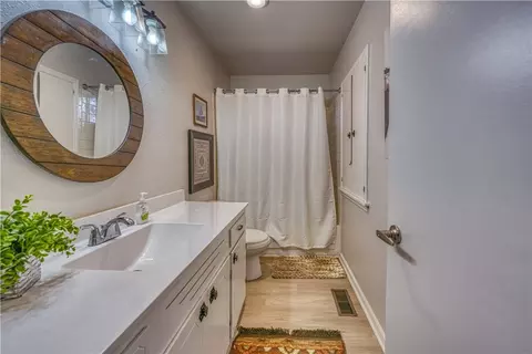 Bath - 5497 S Mountain Rd, Marshall, AR 72650 photo 1 of 3