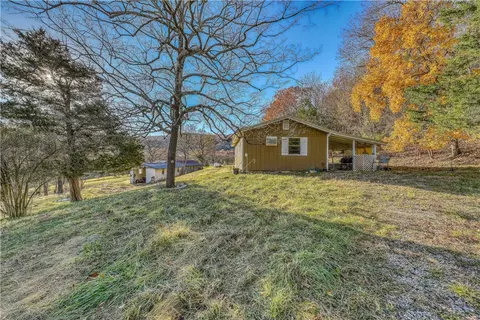 Exterior - 533 Blackfoot Rd, Marshall, AR 72650 photo 4 of 11
