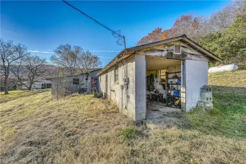 Exterior - 533 Blackfoot Rd, Marshall, AR 72650 photo 10 of 11