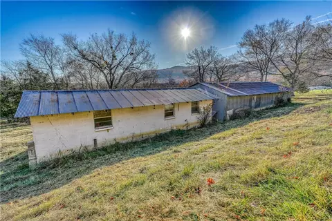 Exterior - 533 Blackfoot Rd, Marshall, AR 72650 photo 9 of 11