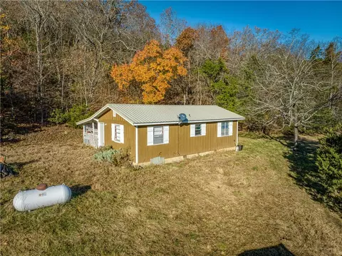 Exterior - 533 Blackfoot Rd, Marshall, AR 72650 photo 2 of 11
