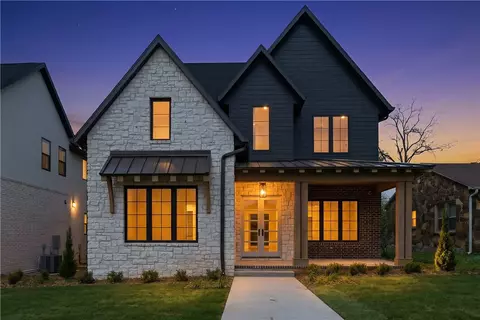 716 W Central Ave, Bentonville, AR 72712