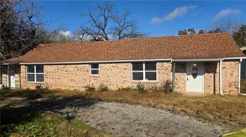 203 South St, Flippin, AR 72634