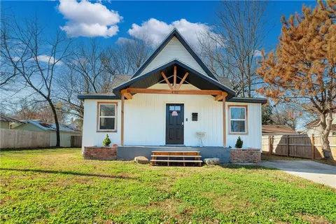 430 S Washington St, Siloam Springs, AR 72761