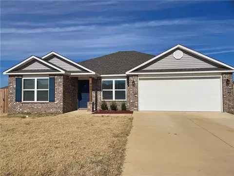 907 W Tanner Dr, Siloam Springs, AR 72761