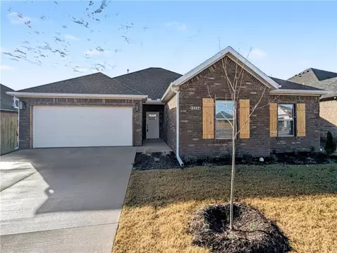 6907 High Meadow Ave, Bentonville, AR 72713