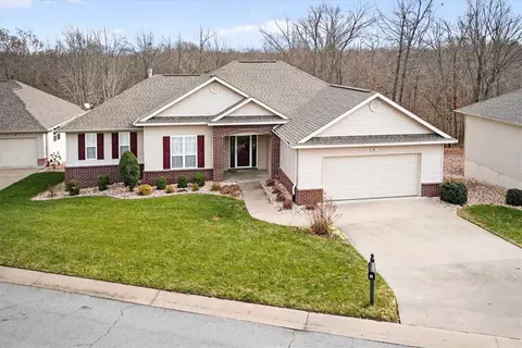 18 Parkridge Dr, Bella Vista, AR 72715