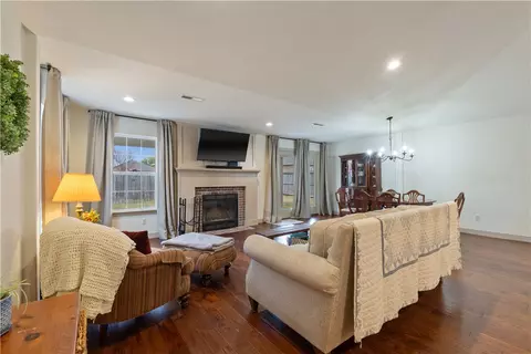 Living - 681 Edens Ct, Centerton, AR 72719 photo 1 of 4