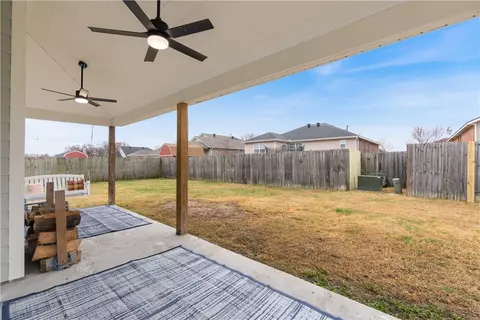 Exterior - 681 Edens Ct, Centerton, AR 72719 photo 3 of 4