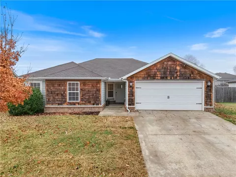 Exterior - 681 Edens Ct, Centerton, AR 72719 photo 2 of 4