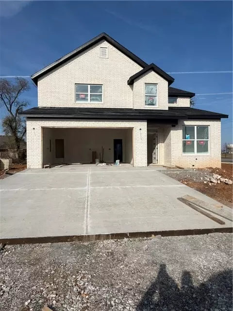 900 Moksha St, Centerton, AR 72719