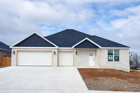 4790 Cowboy St, Springdale, AR 72762