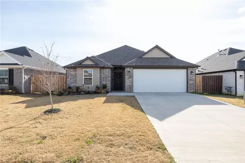 1105 Winifred Ave, Lowell, AR 72745