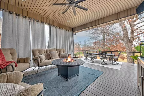 7007 W Balmoral Dr, Rogers, AR 72758