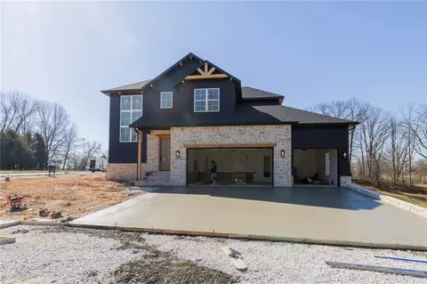 951 Tobacco Root Ln, Bentonville, AR 72712