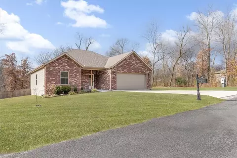 8 Lockhart Pl, Bella Vista, AR 72715
