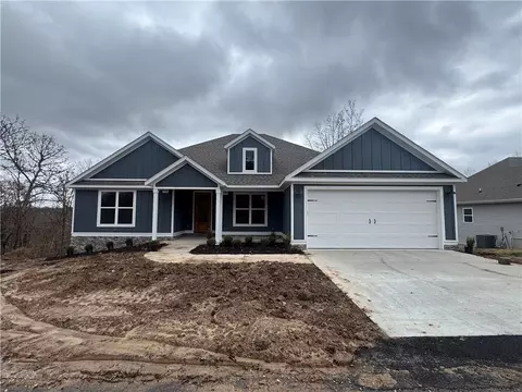 16 Clackmannan Ln, Bella Vista, AR 72715