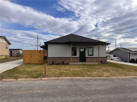803 N 1 2 N 13th Pl, Rogers, AR 72756