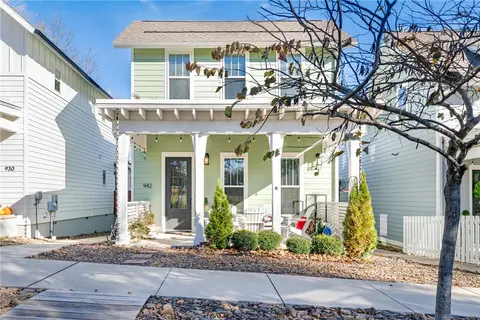 942 S College Ave, Fayetteville, AR 72701