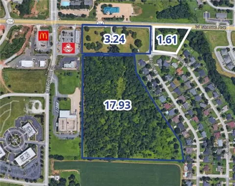 319 W Monroe Ave, Lowell, AR 72745