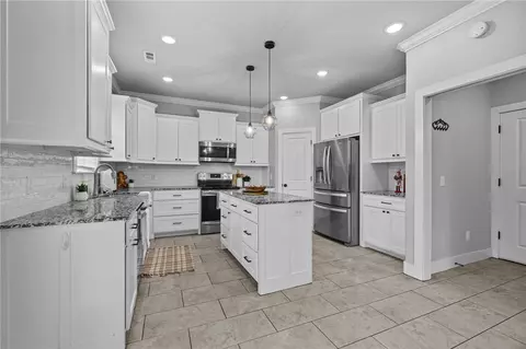 16 Francis Ln, Bella Vista, AR 72715