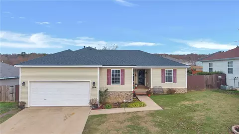 184 Jenee Dr, Huntsville, AR 72740