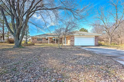 4970 Wildwood Ln, Springdale, AR 72762