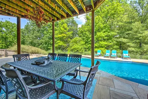 1406 NE Bluff Spring Ave, Bentonville, AR 72712