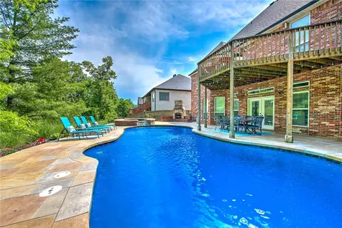 1406 NE Bluff Spring Ave, Bentonville, AR 72712