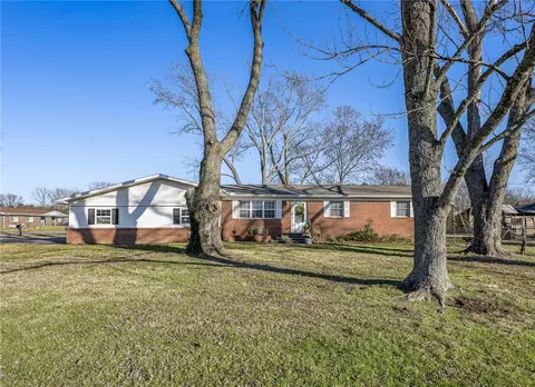 109 Rains St, Pea Ridge, AR 72751