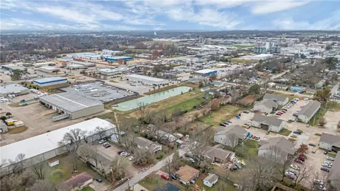404 W 405 W Sisters Ave, Springdale, AR 72764 photo 12