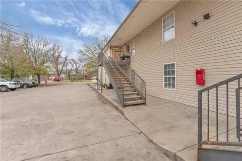 404 W 405 W Sisters Ave, Springdale, AR 72764 photo 5