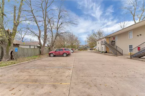 404 W 405 W Sisters Ave, Springdale, AR 72764 photo 6