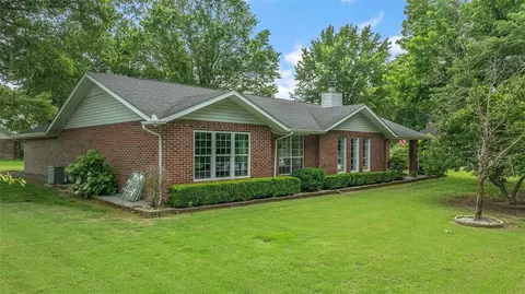 21660 Seminole Ct, Siloam Springs, AR 72761