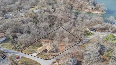 13 Swanage Dr, Bella Vista, AR 72715