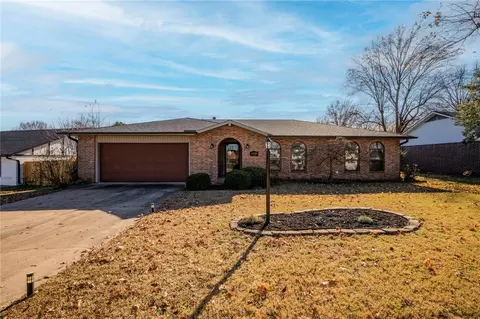 1419 Overo Cir, Springdale, AR 72762