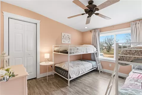 Bedroom - 14812 Shipe Rd, Gravette, AR 72736 photo 4 of 4