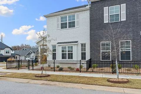 2910 SW Arlington Blvd, Bentonville, AR 72713