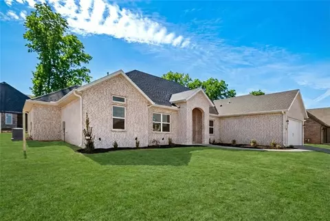 Exterior - 1311 Greyback Ln, Centerton, AR 72719 photo 4 of 5