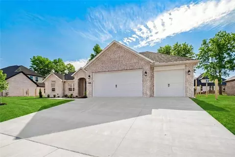 Exterior - 1311 Greyback Ln, Centerton, AR 72719 photo 3 of 5