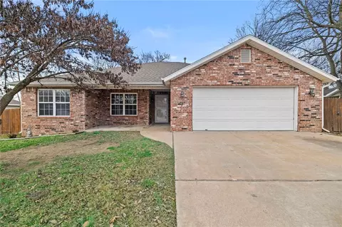 42 Rob St, Farmington, AR 72730