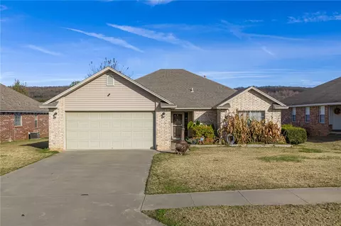 1928 Plum Creek Ln, Alma, AR 72921