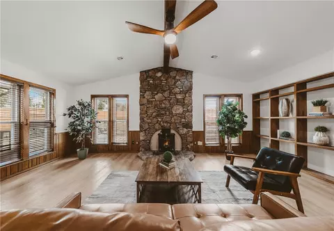 916 S 25th Pl, Rogers, AR 72758