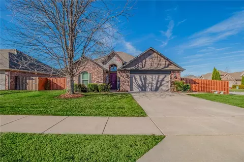 6202 S 58th St, Rogers, AR 72758