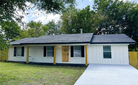 809 Linda St, Prairie Grove, AR 72753