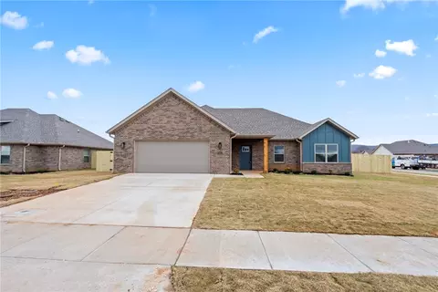 108 N Panther Ave, Farmington, AR 72730