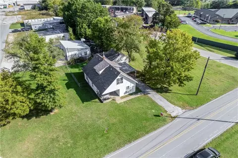 722 Oak Ave, Springdale, AR 72764